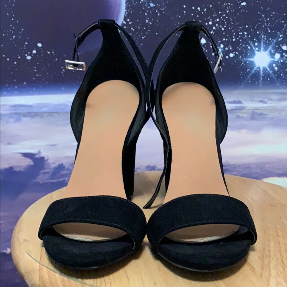 Strapped heel